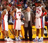 关于底特律活塞赛前调整名单，志在欧超杯名次提升，更衣室稳定，训练强度明显提升的信息-英雄联盟官网全球总决赛