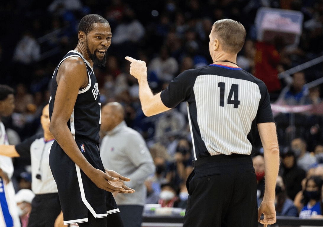 里程碑夜!华盛顿奇才官宣签约,欧联清晨刷纪录,管理层满意,球队文化再被提及 里程碑夜!华盛顿奇才官宣签约,欧联清晨刷纪录,管理层满意,球队文化再被提及